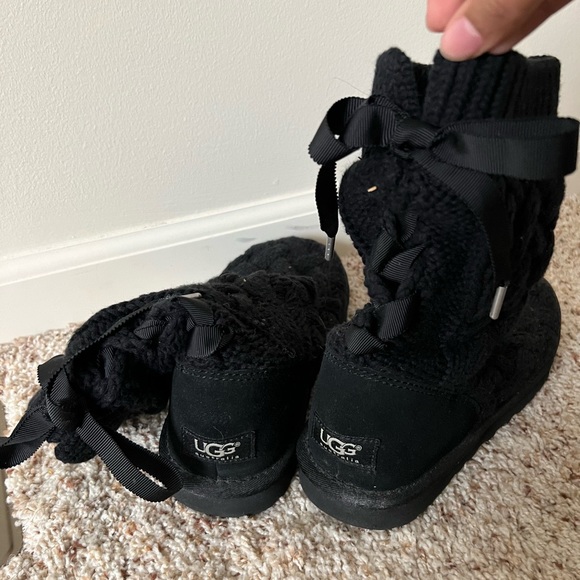 UGG - Picture 3 of 3